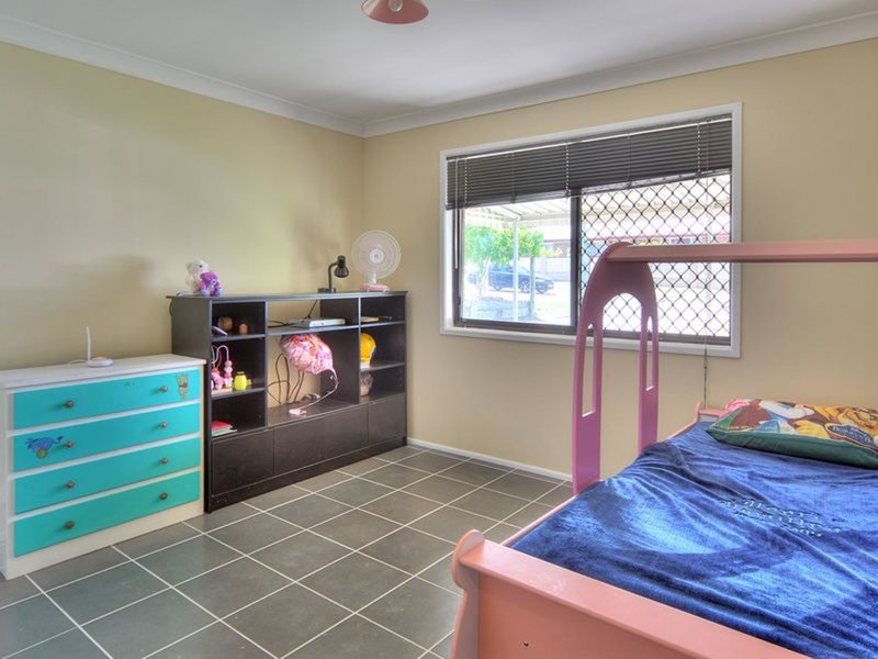 Photo - 4 Brushbox Street, Crestmead QLD 4132 - Image 8