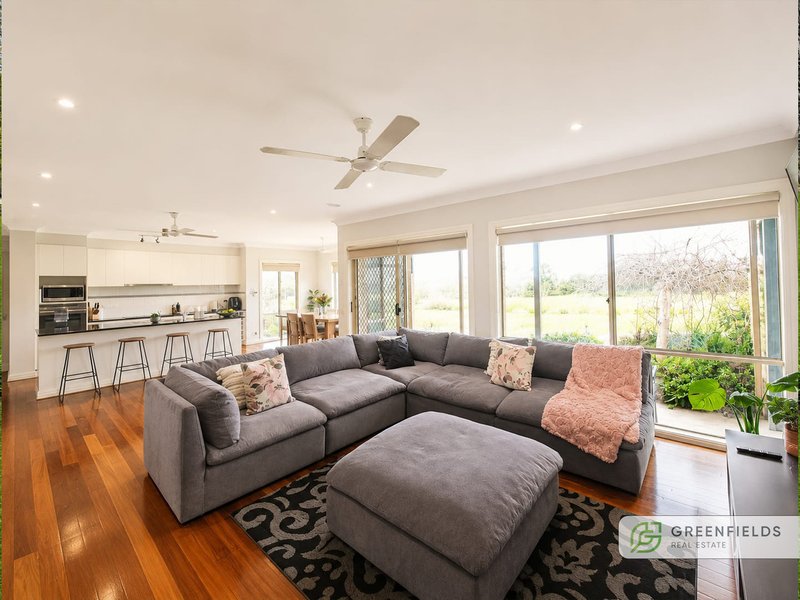 Photo - 4 Bryan Place, Bannockburn VIC 3331 - Image 7
