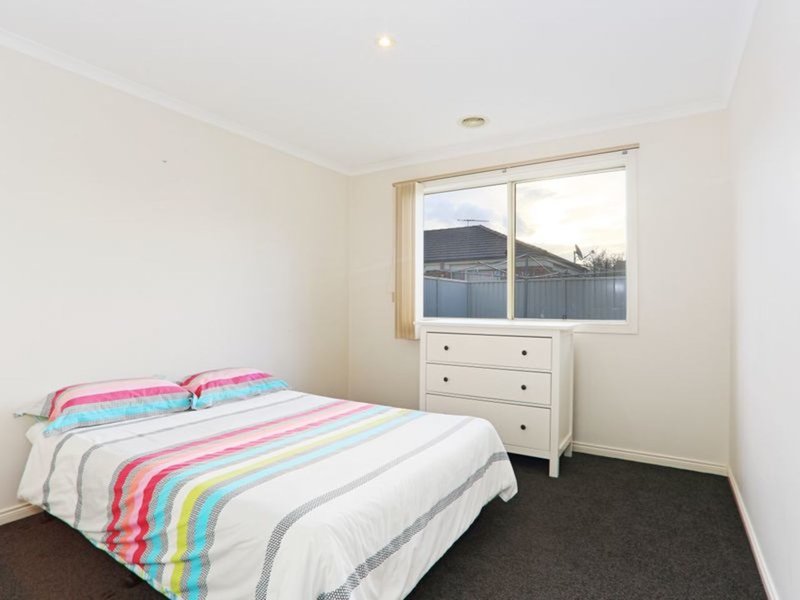 Photo - 4 Buchan Green, Pakenham VIC 3810 - Image 9