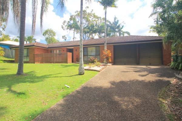 Photo - 4 Buchanan Crescent, Tewantin QLD 4565 - Image 1