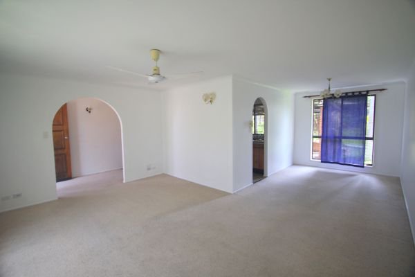 Photo - 4 Buchanan Crescent, Tewantin QLD 4565 - Image 3