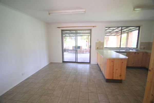 Photo - 4 Buchanan Crescent, Tewantin QLD 4565 - Image 5