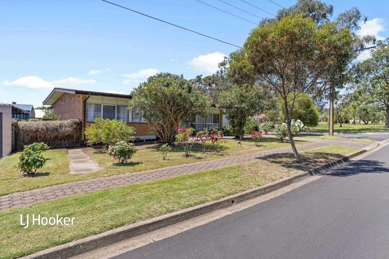 Photo - 4 Bunburra Street, Para Hills West SA 5096 - Image 2