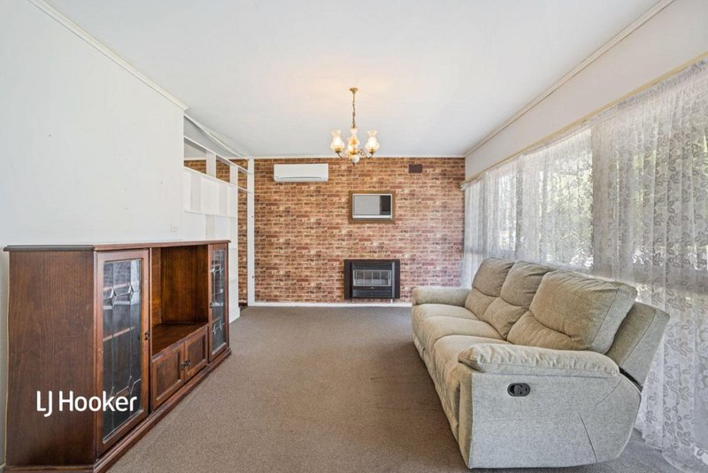 Photo - 4 Bunburra Street, Para Hills West SA 5096 - Image 3