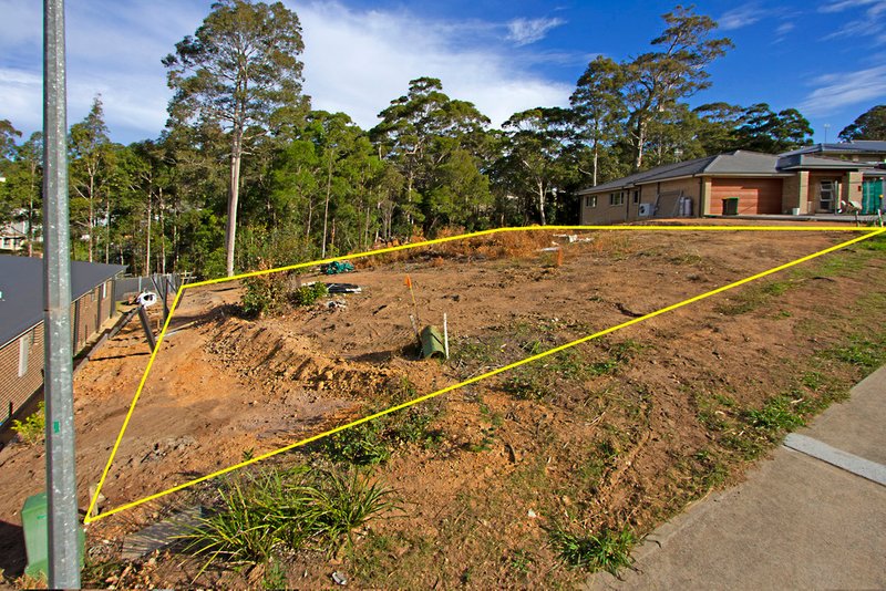 Photo - 4 Bunderra Circuit, Malua Bay NSW 2536 - Image 2