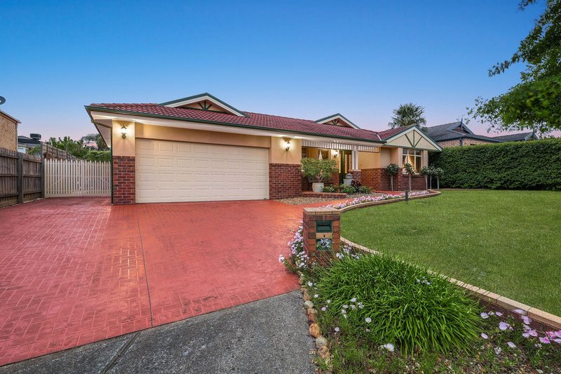 Photo - 4 Bundoora Court, Narre Warren South VIC 3805 - Image 3