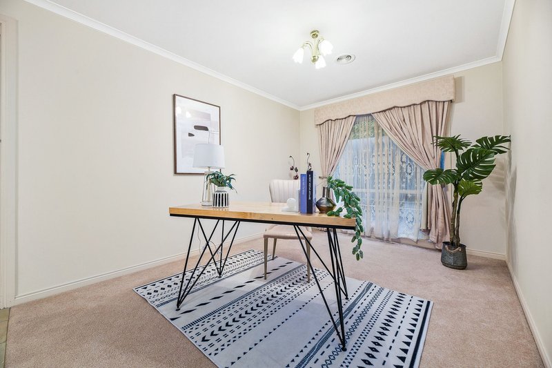 Photo - 4 Bundoora Court, Narre Warren South VIC 3805 - Image 11