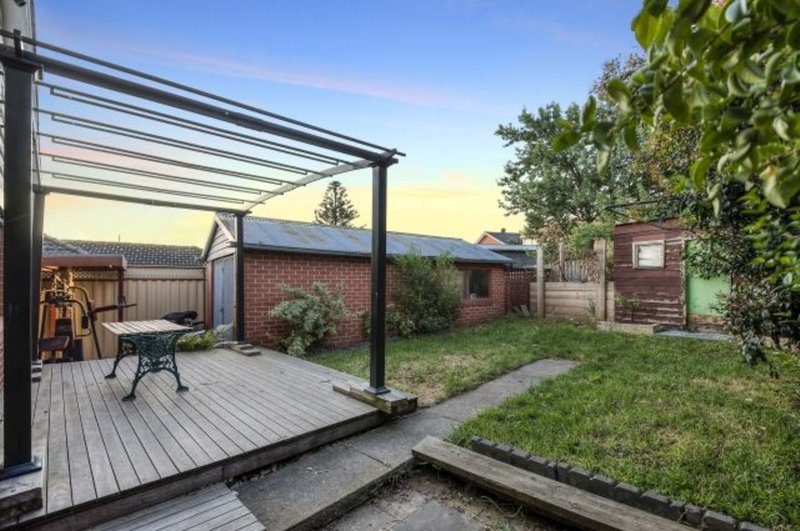 4 Bunker Avenue, Kingsbury VIC 3083