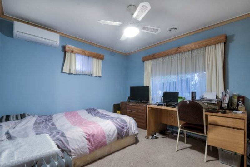 Photo - 4 Bunker Avenue, Kingsbury VIC 3083 - Image 7