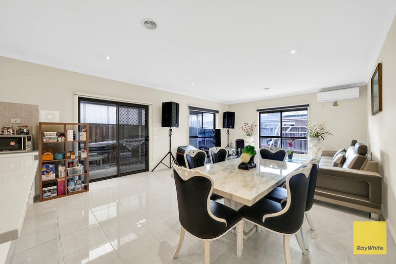 Photo - 4 Bunker Circuit, Deer Park VIC 3023 - Image 8