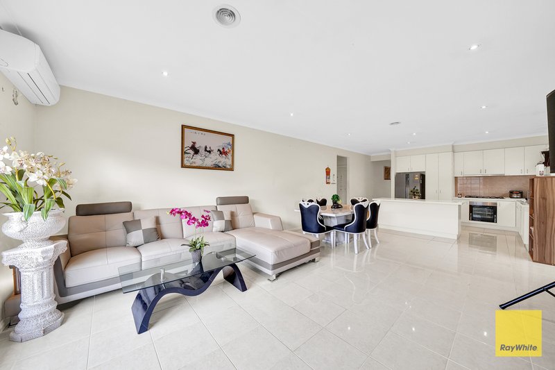 Photo - 4 Bunker Circuit, Deer Park VIC 3023 - Image 10