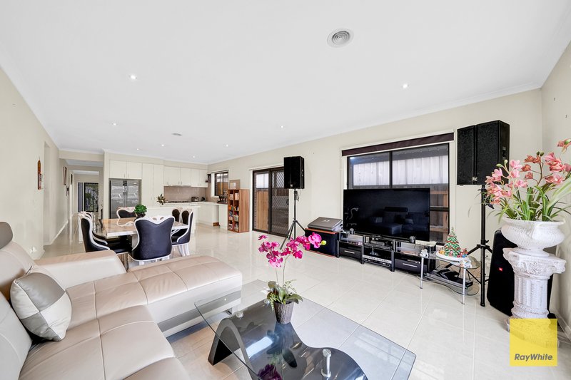 Photo - 4 Bunker Circuit, Deer Park VIC 3023 - Image 11