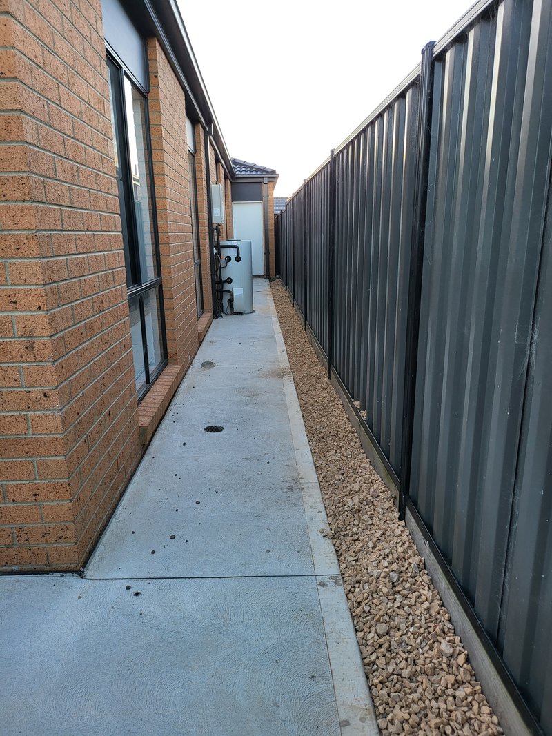 Photo - 4 Bunting Crescent, Kalkallo VIC 3064 - Image 2