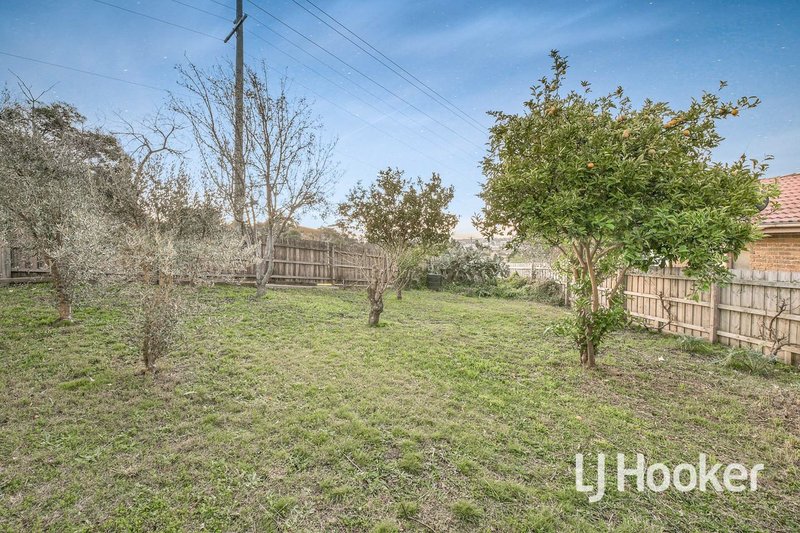 Photo - 4 Bunya Place, Hampton Park VIC 3976 - Image 12