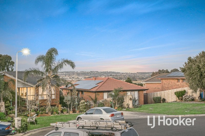 Photo - 4 Bunya Place, Hampton Park VIC 3976 - Image 14