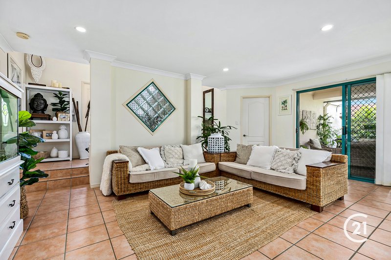 Photo - 4 Burgess Drive, Tewantin QLD 4565 - Image 3