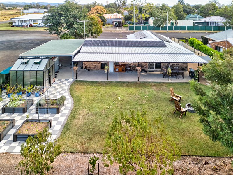 Photo - 4 Burnham Street, Forest Hill QLD 4342 - Image 1