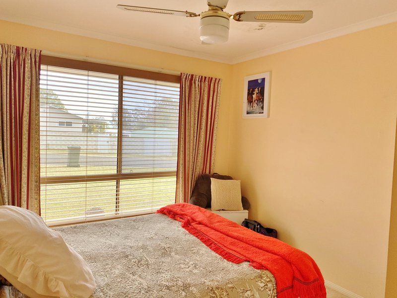 Photo - 4 Burns Crescent, Wondai QLD 4606 - Image 13