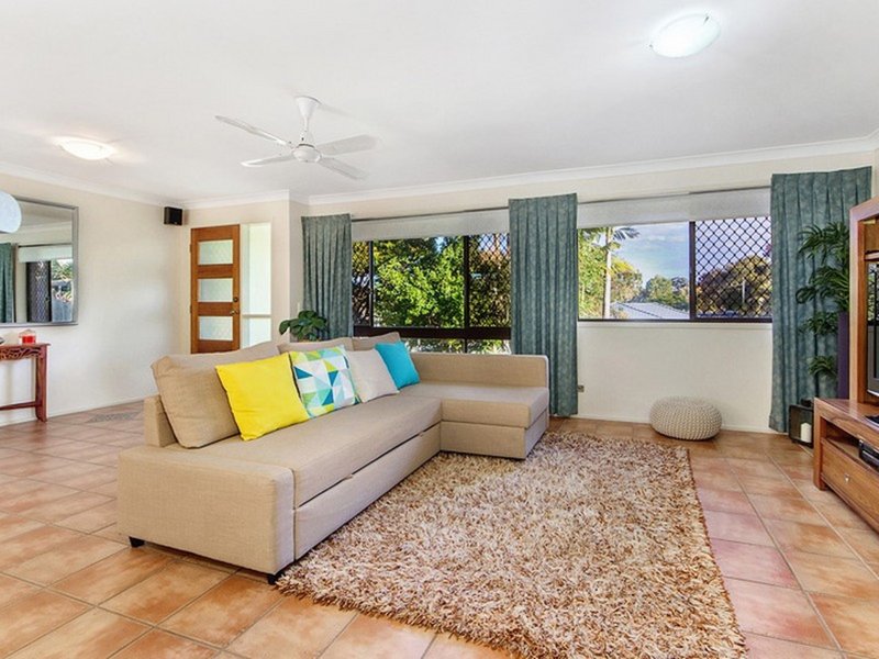 Photo - 4 Bushtree Court, Burleigh Waters QLD 4220 - Image 5