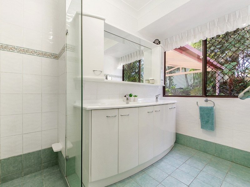 Photo - 4 Bushtree Court, Burleigh Waters QLD 4220 - Image 11