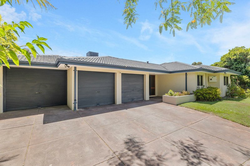 4 Cain Place, Leeming WA 6149