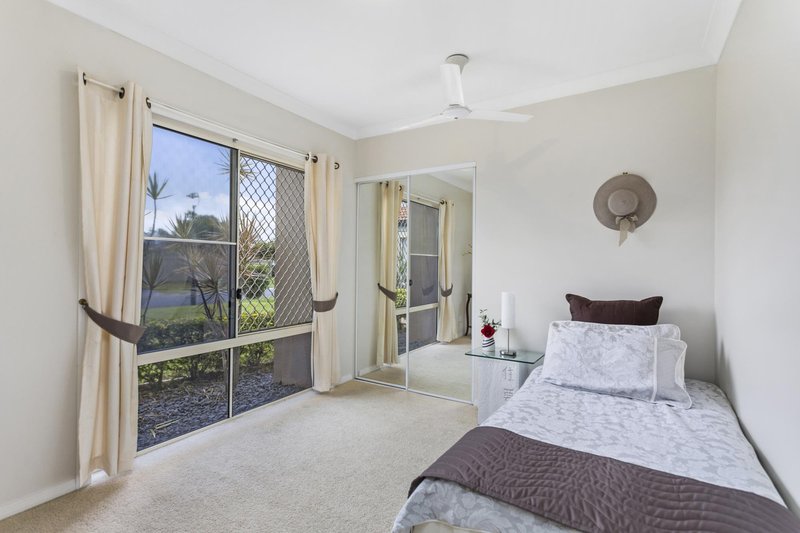 Photo - 4 Calcetto Place, Arundel QLD 4214 - Image 14