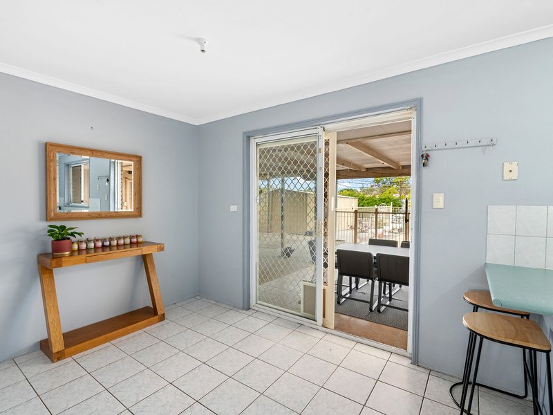 Photo - 4 Calder Court, Crestmead QLD 4132 - Image 3