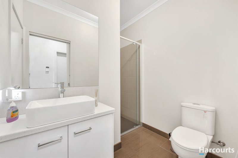 Photo - 4 Caleb Way, Fraser Rise VIC 3336 - Image 11