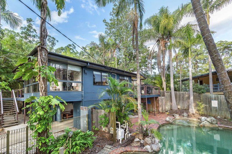 4 Camden Court, Arana Hills QLD 4054