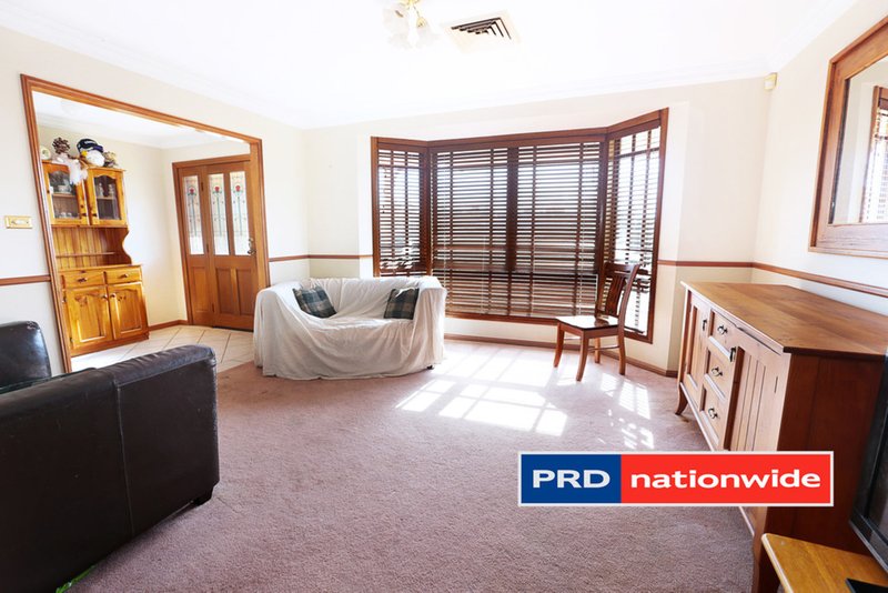 Photo - 4 Camellia Avenue, Glenmore Park NSW 2745 - Image 3