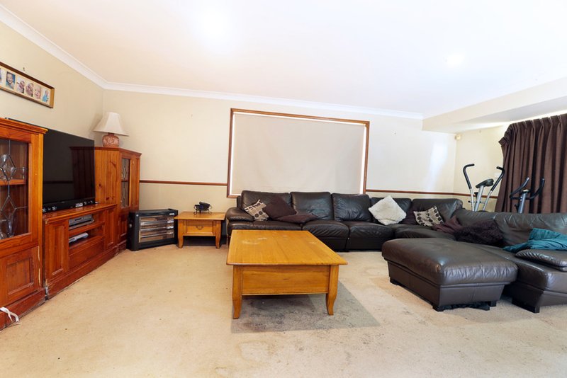 Photo - 4 Camellia Avenue, Glenmore Park NSW 2745 - Image 6