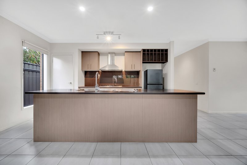 Photo - 4 Camolina Way, Clyde North VIC 3978 - Image 6