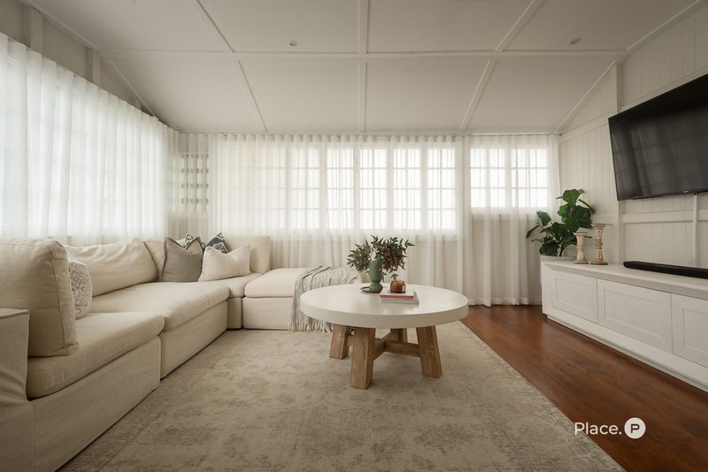 Photo - 4 Campbell Terrace, Wavell Heights QLD 4012 - Image 2