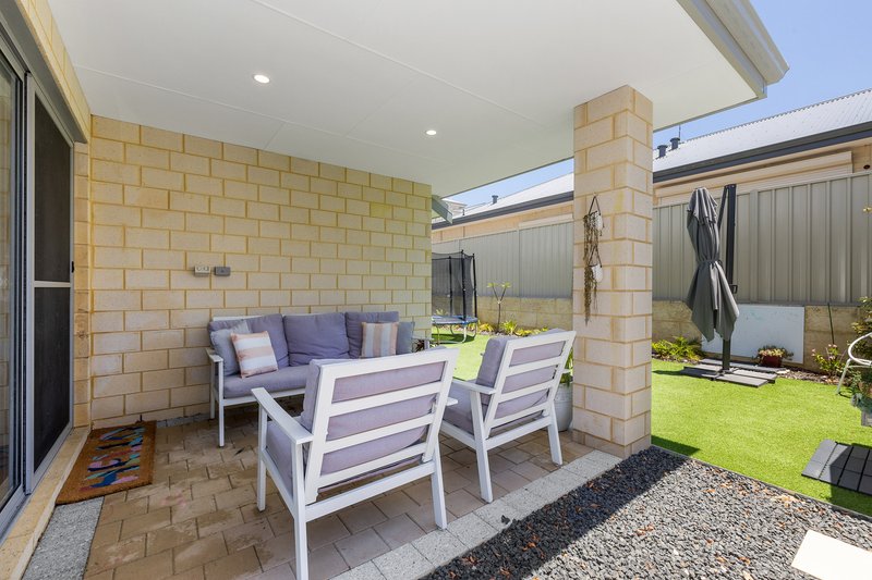 Photo - 4 Canberra Avenue, Landsdale WA 6065 - Image 24