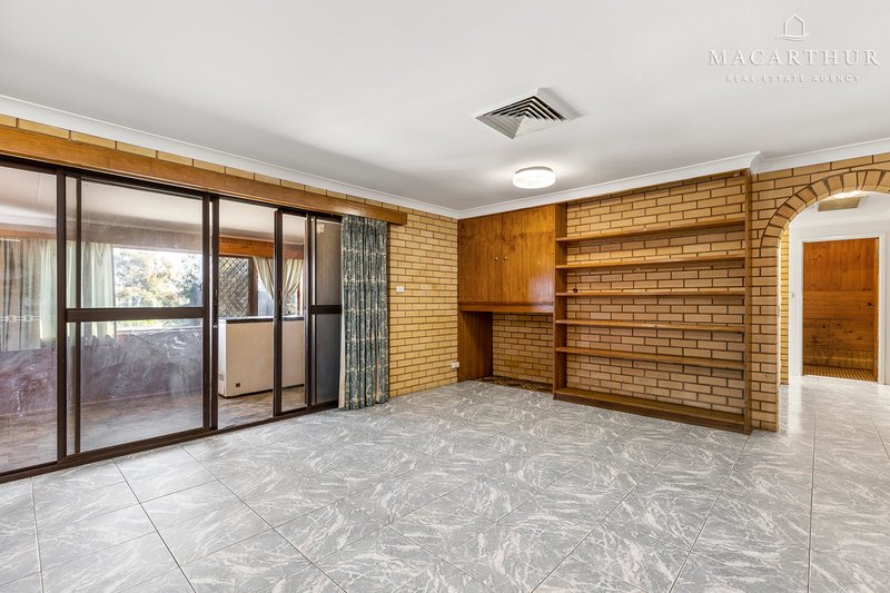 Photo - 4 Canna Street, Kooringal NSW 2650 - Image 6