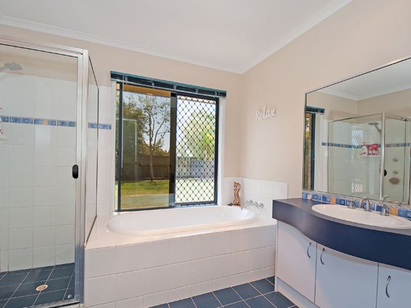 Photo - 4 Cannaway Street, North Lakes QLD 4509 - Image 16