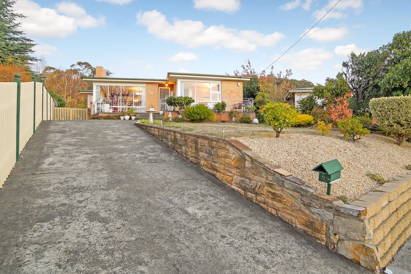 Photo - 4 Canning Court, Mount Stuart TAS 7000 - Image 2