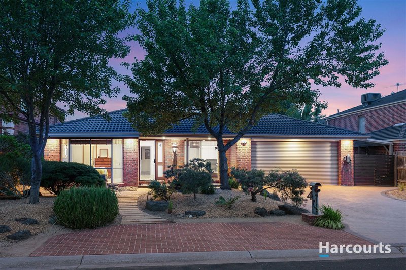 4 Canterbury Close, Rowville VIC 3178