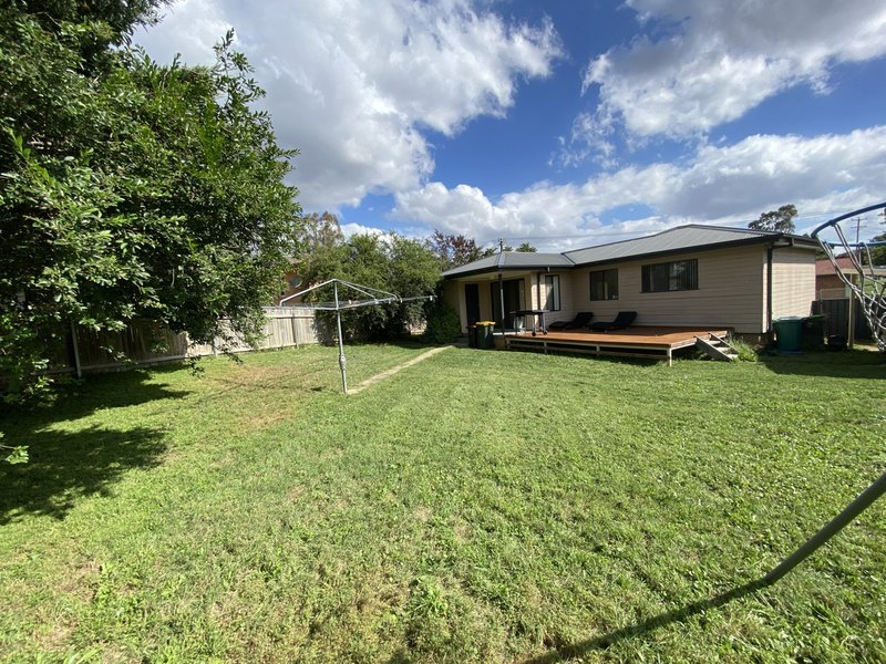 Photo - 4 Caoura Crescent, Goulburn NSW 2580 - Image 9