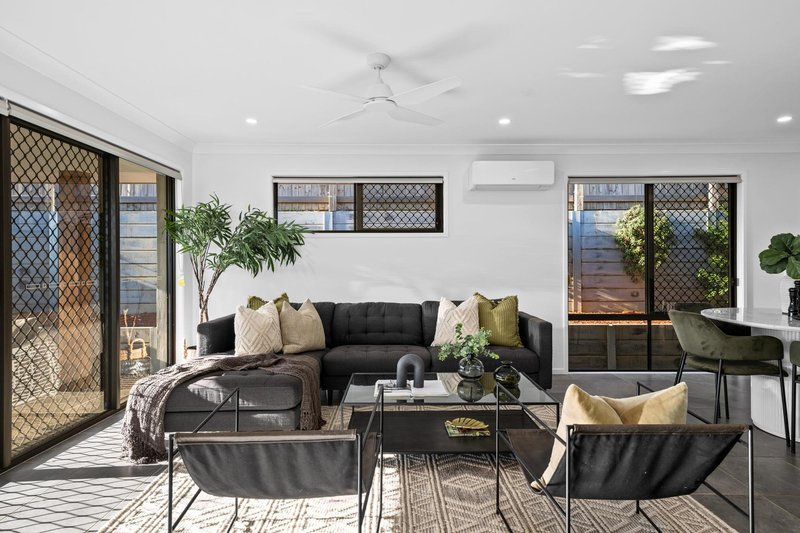 Photo - 4 Capella Street, South Ripley QLD 4306 - Image 3