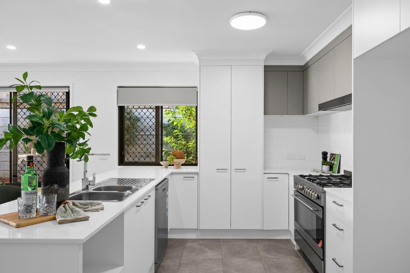Photo - 4 Capella Street, South Ripley QLD 4306 - Image 8