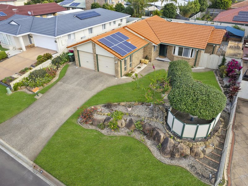 Photo - 4 Capstan Court, Banksia Beach QLD 4507 - Image 2
