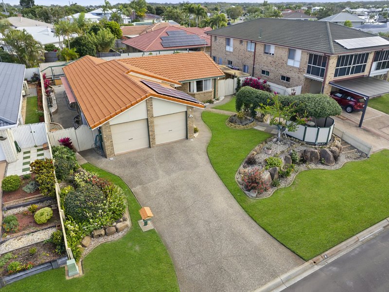 Photo - 4 Capstan Court, Banksia Beach QLD 4507 - Image 3
