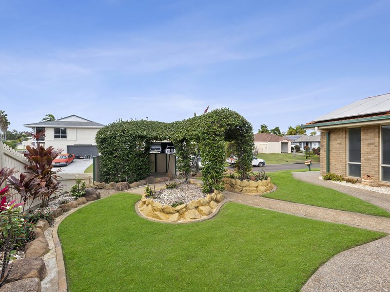 Photo - 4 Capstan Court, Banksia Beach QLD 4507 - Image 4