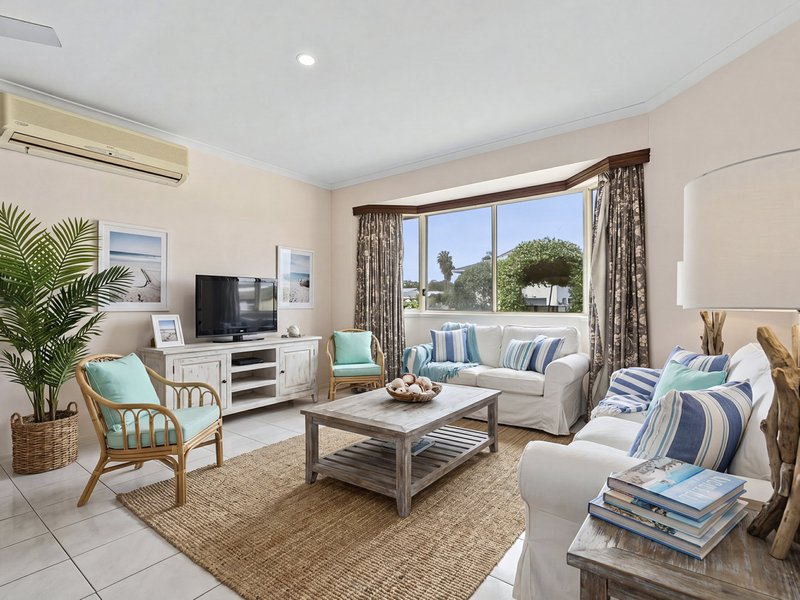 Photo - 4 Capstan Court, Banksia Beach QLD 4507 - Image 6