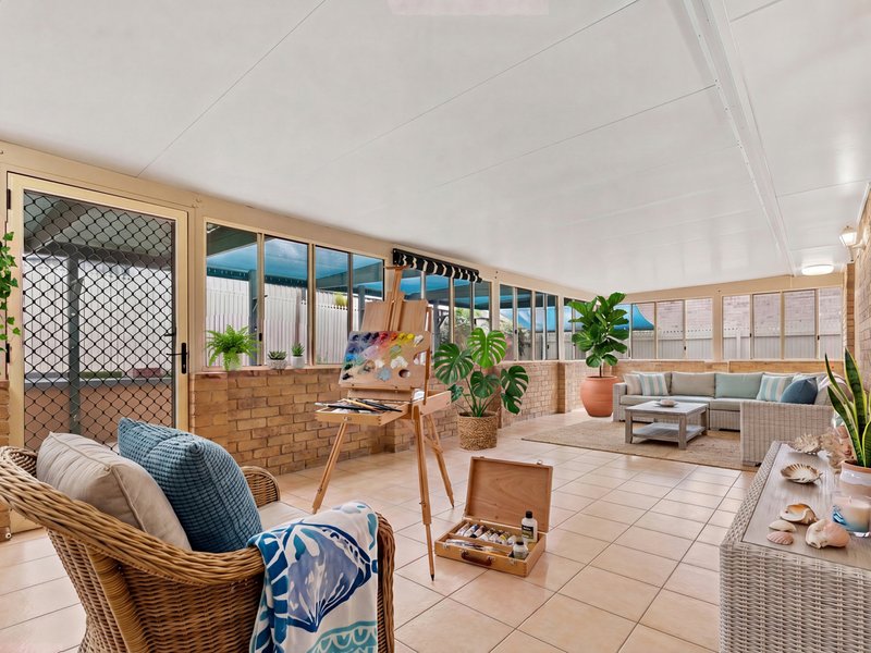 Photo - 4 Capstan Court, Banksia Beach QLD 4507 - Image 9