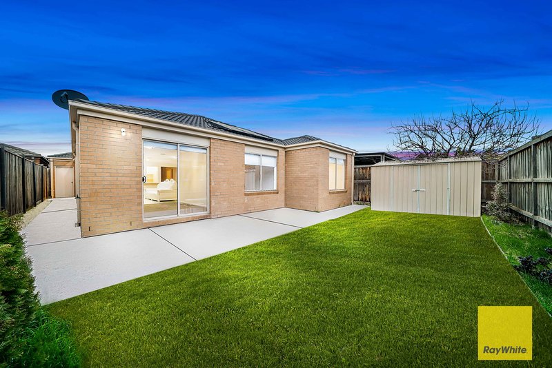 Photo - 4 Caraleena Drive, Tarneit VIC 3029 - Image 16