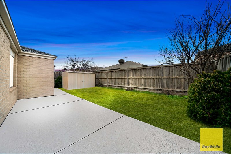 Photo - 4 Caraleena Drive, Tarneit VIC 3029 - Image 17