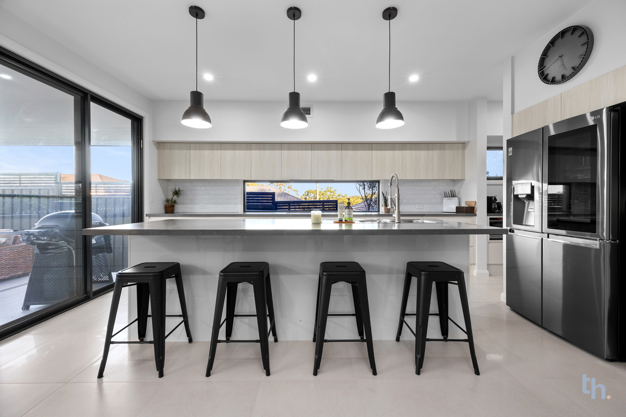 5-bedroom house at 4 Caravel Street, Teralba, NSW 2284, , New South Wales