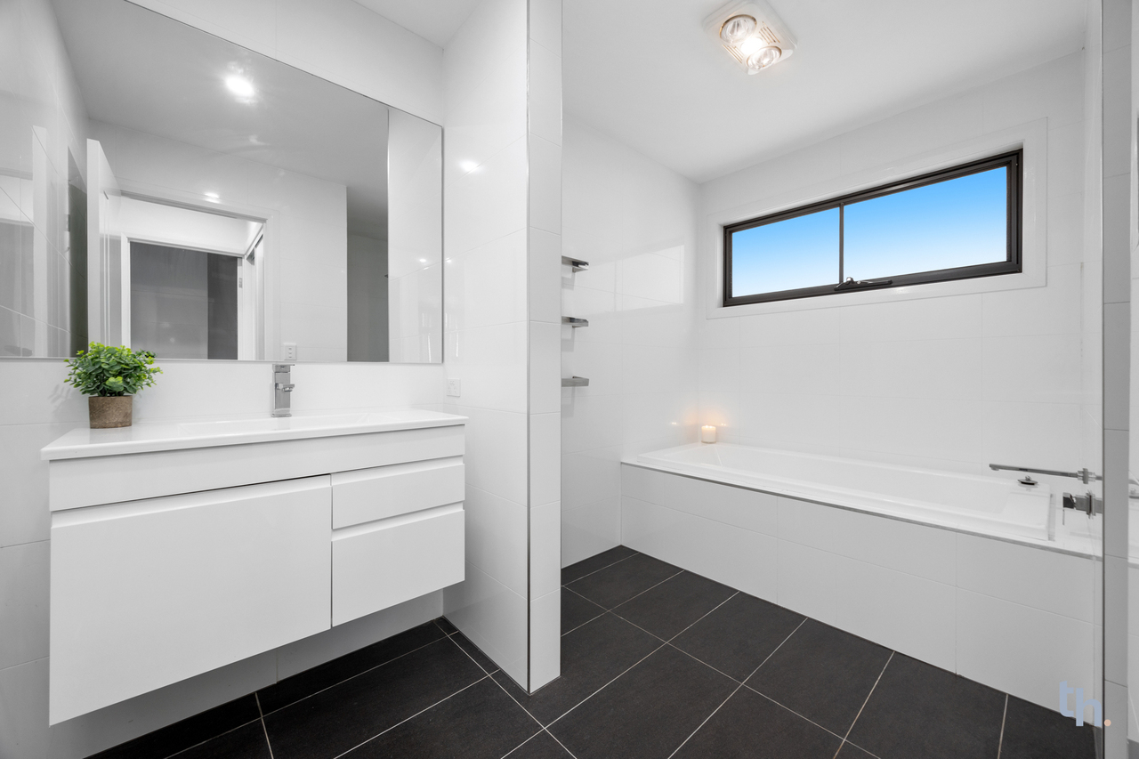 5-bedroom house at 4 Caravel Street, Teralba, NSW 2284, , New South Wales